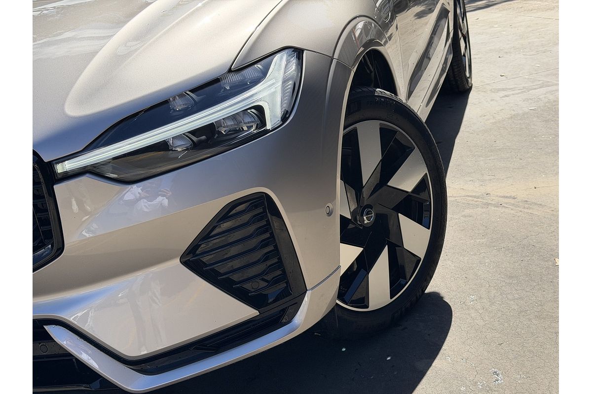 2025 Volvo XC60 Plus T8 Plug-In Hybrid