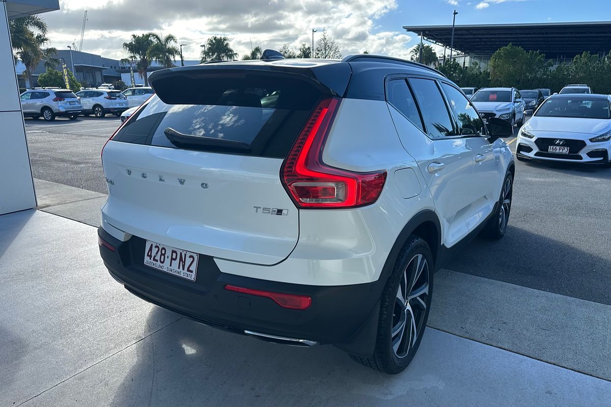2020 Volvo XC40 T5 R-Design