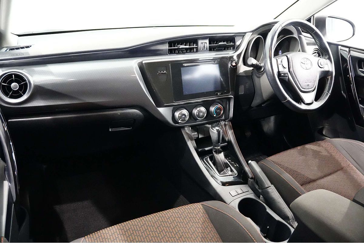 2018 Toyota Corolla SX ZRE182R