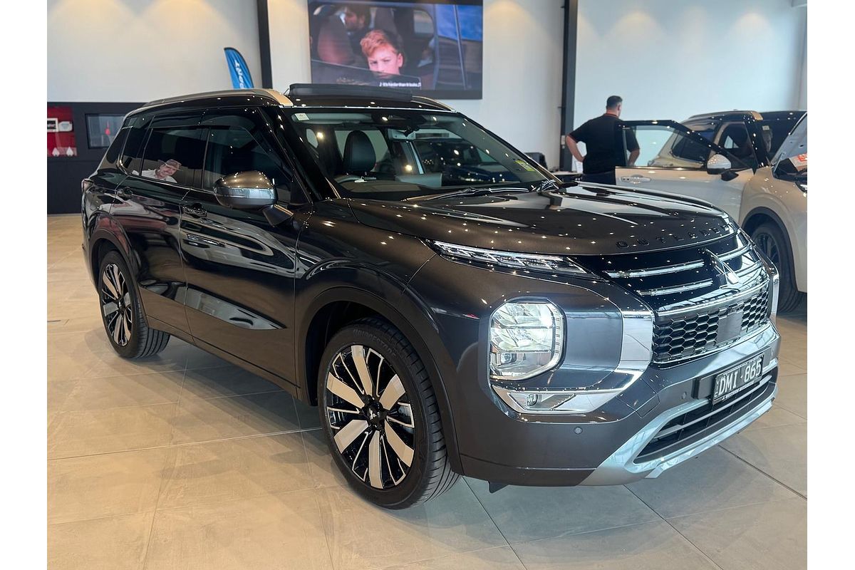 2025 Mitsubishi Outlander Exceed ZM