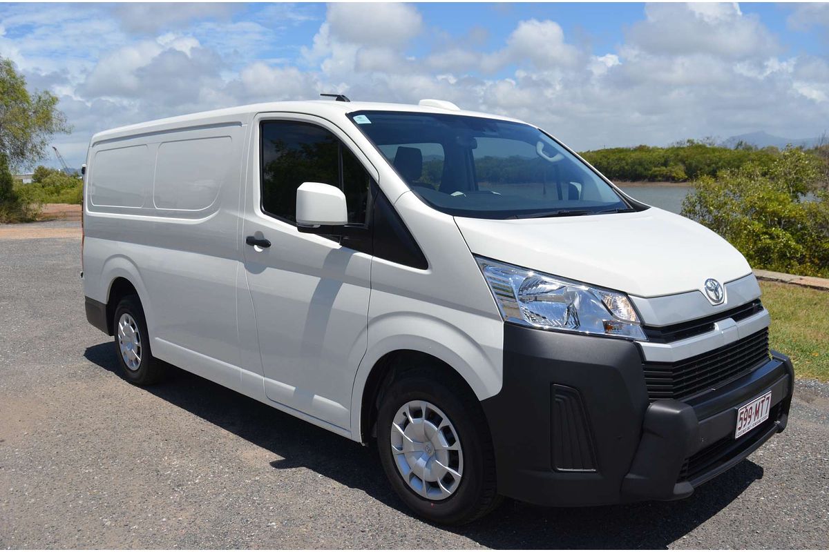 2025 Toyota Hiace  GDH300R LWB