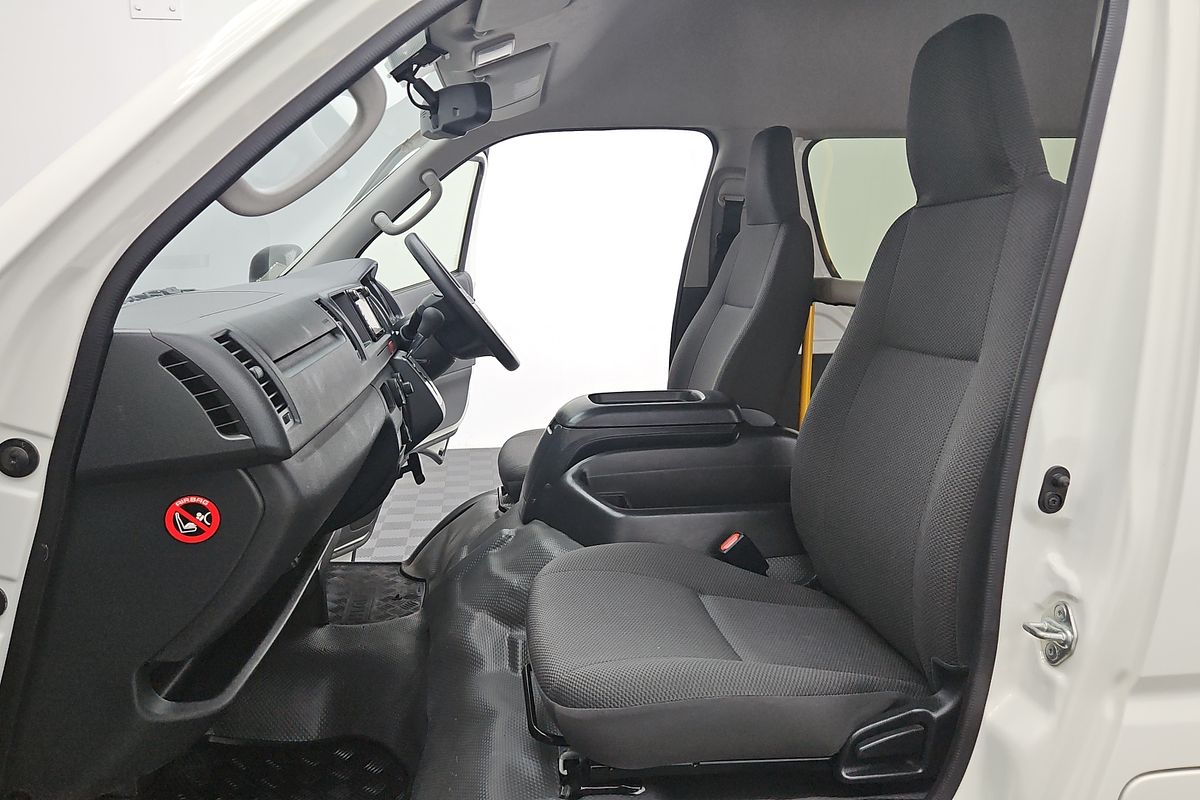 2018 Toyota Hiace Commuter KDH223R ELWB High Roof