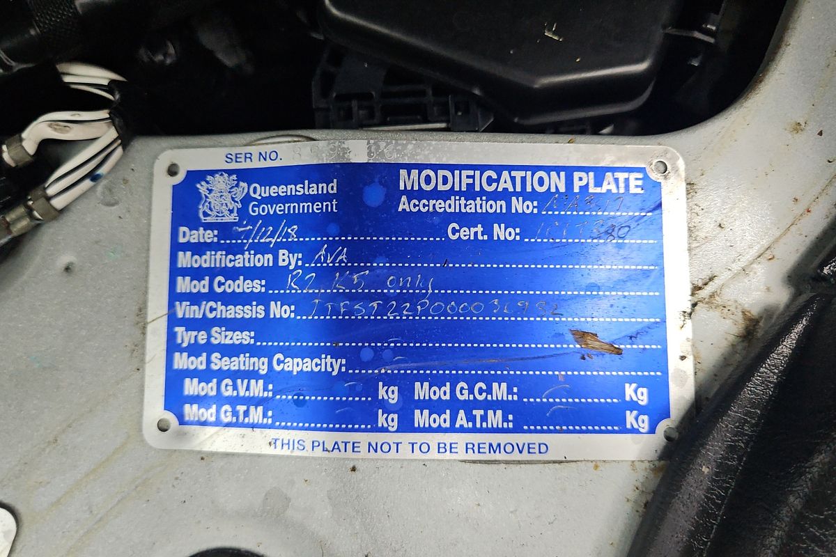 2018 Toyota Hiace Commuter KDH223R ELWB High Roof