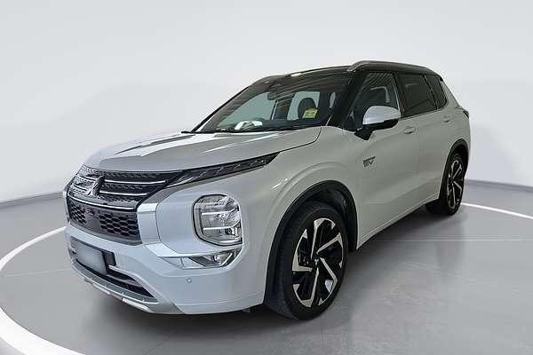 2023 Mitsubishi Outlander PHEV Exceed Tourer ZM