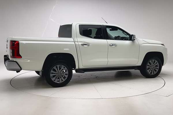 2024 Mitsubishi Triton GLS MV 4X4 thumb-2