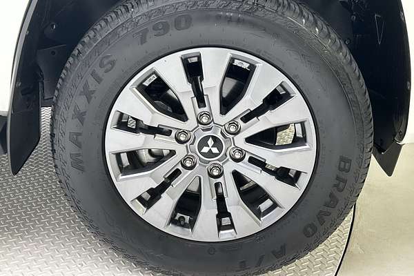 2024 Mitsubishi Triton GLS MV 4X4 thumb-9