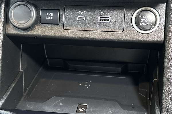 2024 Mitsubishi Triton GLS MV 4X4 thumb-16