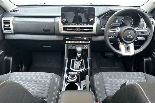 2024 Mitsubishi Triton GLS MV 4X4 thumb-19