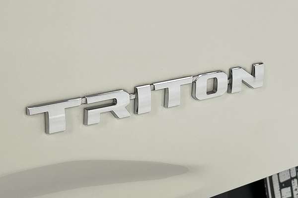 2024 Mitsubishi Triton GLS MV 4X4 thumb-21