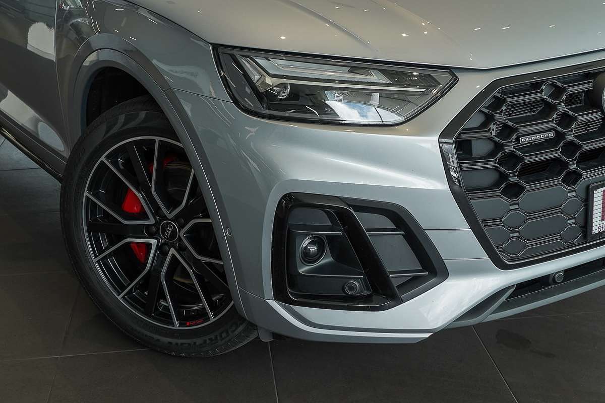 2025 Audi Q5 55 TFSI e S line FY