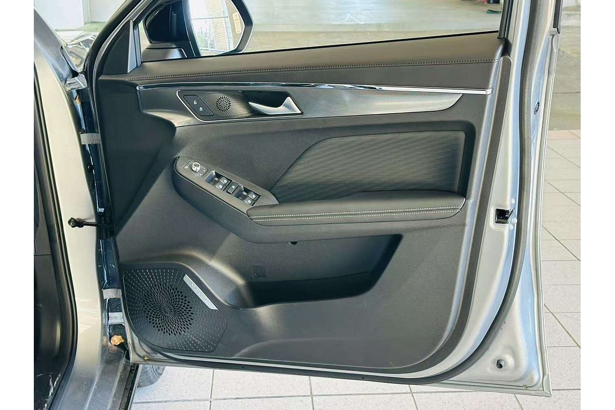 Jolion Facelift Luxury Petrol Auto 4x2