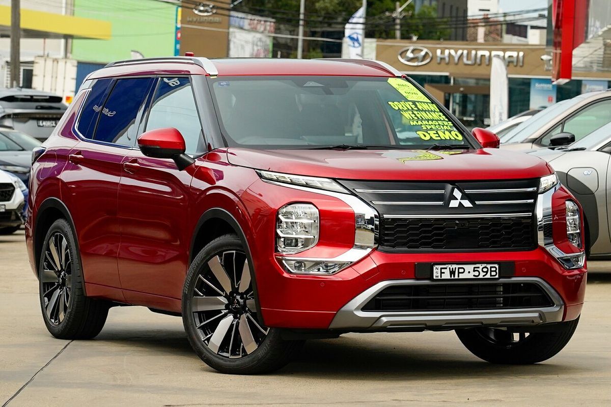 2025 Mitsubishi Outlander Exceed ZM