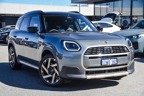 2025 MINI Countryman C Favoured U25