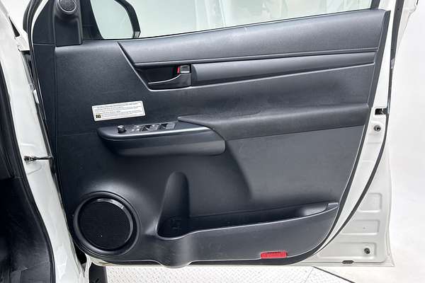 2022 Toyota Hilux SR GUN126R 4X4 thumb-17