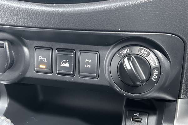 2018 Nissan Navara ST-X D23 Series 3 4X4 thumb-17