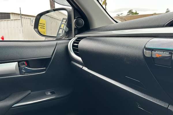 2021 Toyota Hilux SR5 GUN126R 4X4 thumb-27