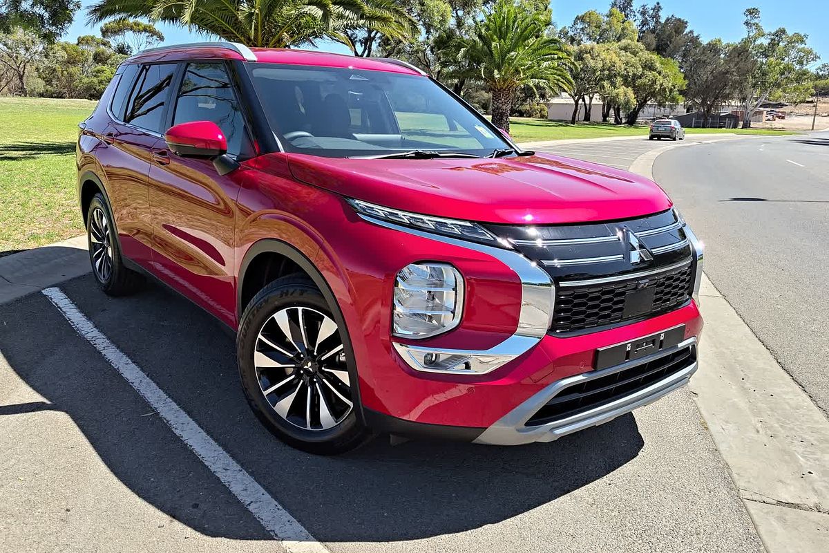 2025 Mitsubishi Outlander LS ZM