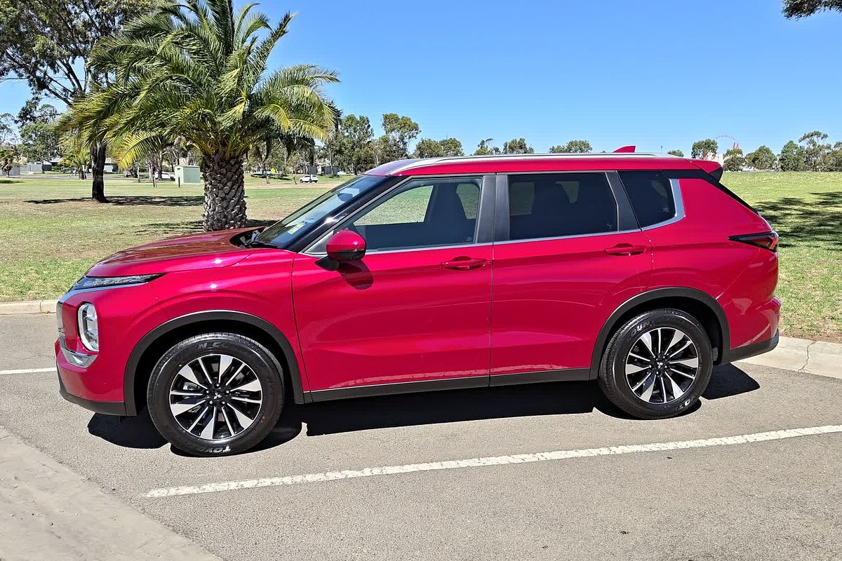 Outlander Red Rider 2025 Mitsubishi Outlander LS in RED DIAMOND | Demo SUV | Stock #3101418 ...