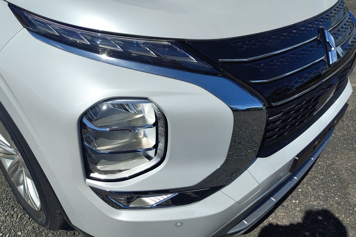 2024 Mitsubishi Outlander LS ZM