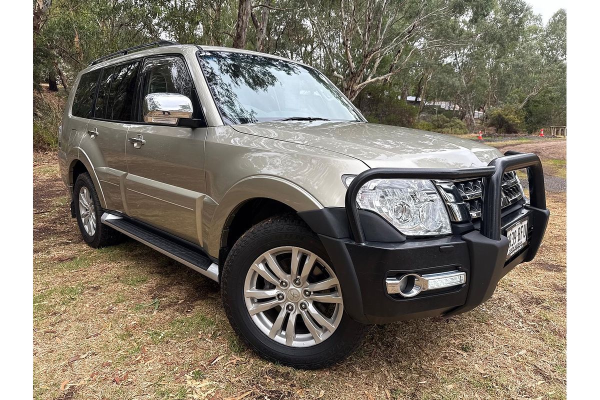 2015 Mitsubishi Pajero GLX NX