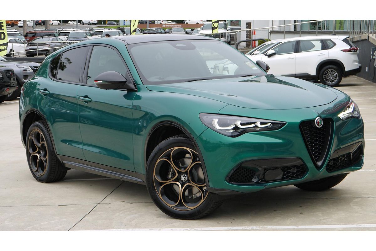 2025 Alfa Romeo Stelvio Intensa Series 5