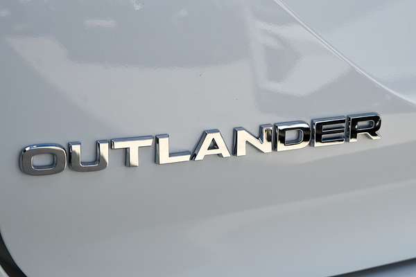 2025 Mitsubishi Outlander Aspire ZM thumb-19