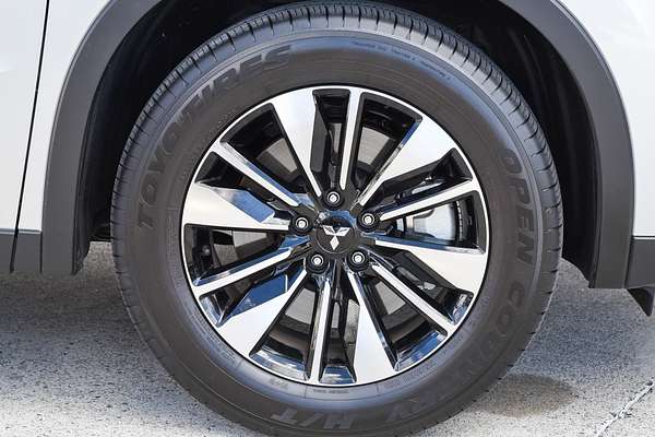 2025 Mitsubishi Outlander LS ZM thumb-3