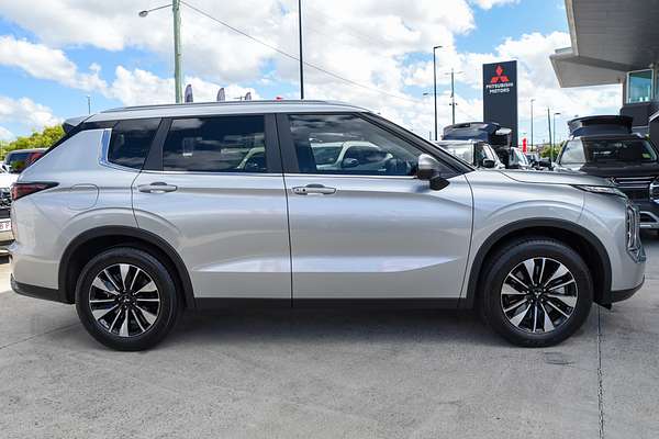 2025 Mitsubishi Outlander LS ZM thumb-4