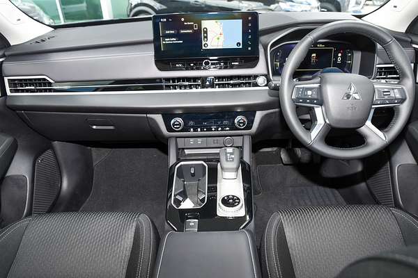 2025 Mitsubishi Outlander LS ZM thumb-17