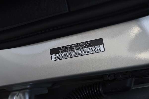 2025 Mitsubishi Outlander LS ZM thumb-21