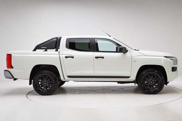 2025 Mitsubishi Triton GLX-R MV 4X4 thumb-4