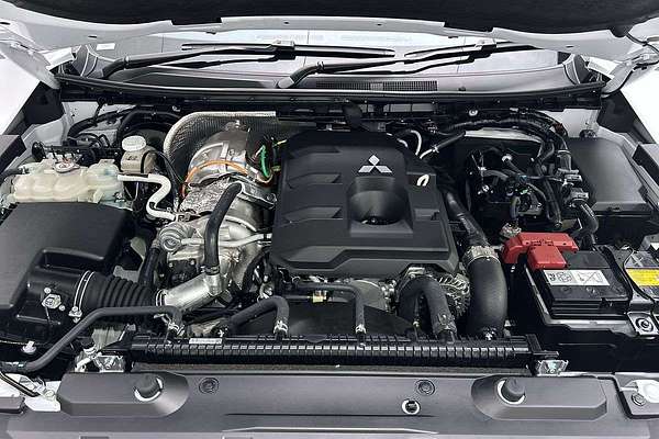 2025 Mitsubishi Triton GSR MV 4X4 thumb-10