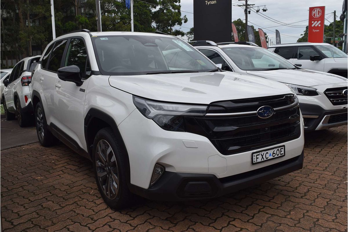 2025 Subaru Forester Hybrid Touring S6