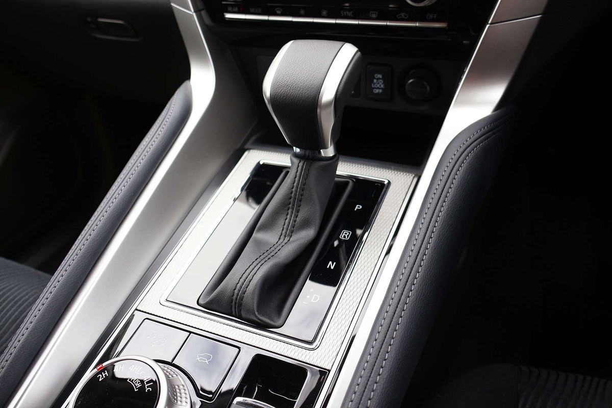 2025 Mitsubishi Pajero Sport GLS QG