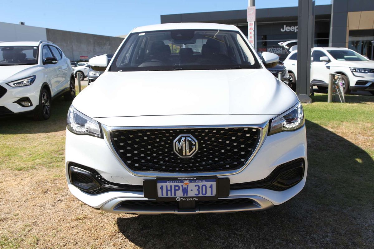 2022 MG HS Core SAS23