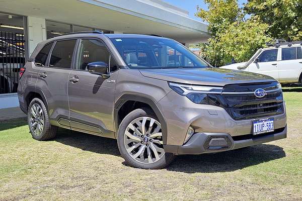 2025 Subaru Forester Hybrid Touring S6
