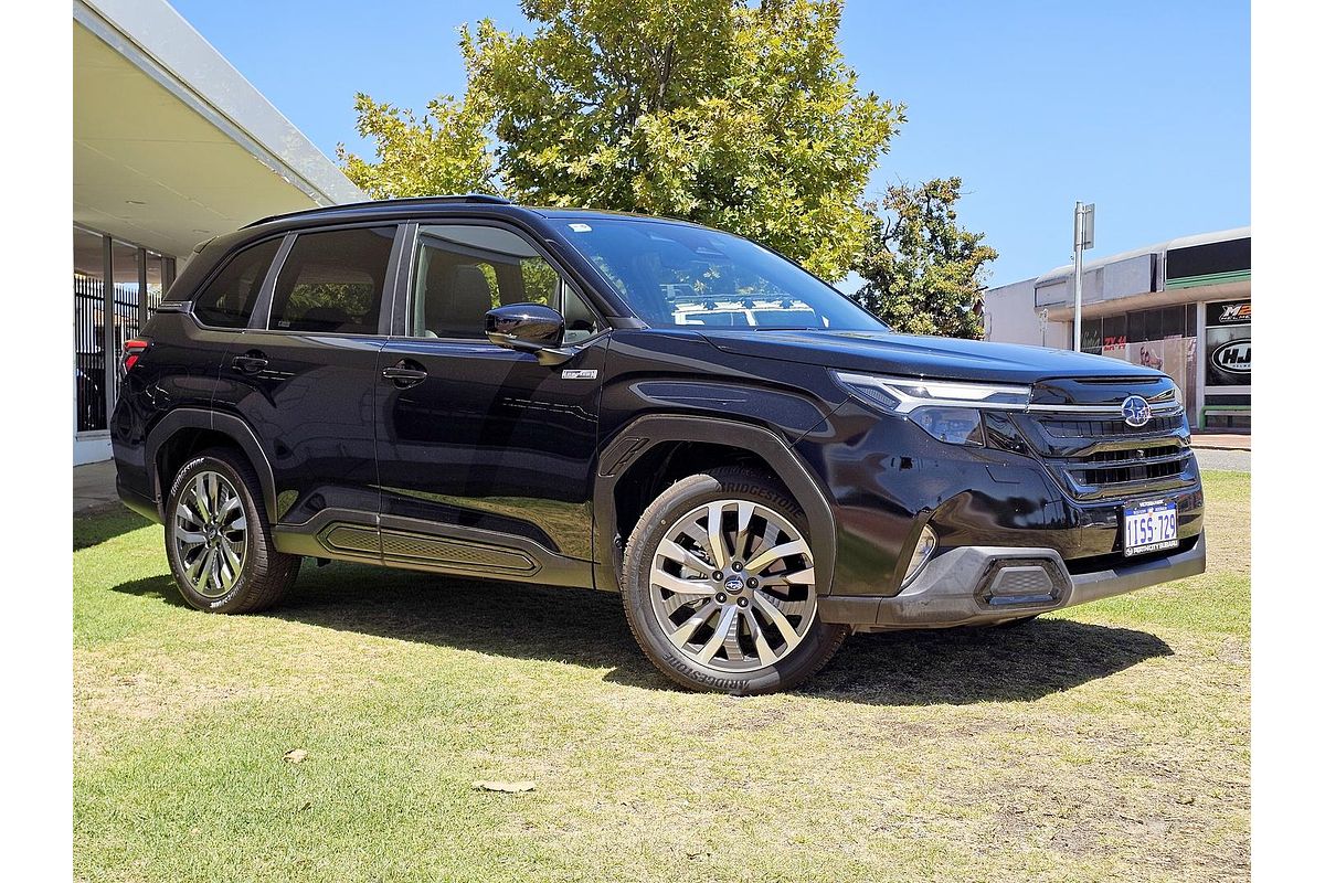 2025 Subaru Forester Hybrid Touring S6