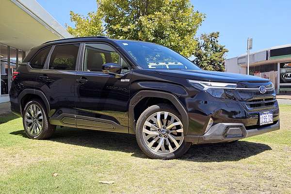 2025 Subaru Forester Hybrid Touring S6