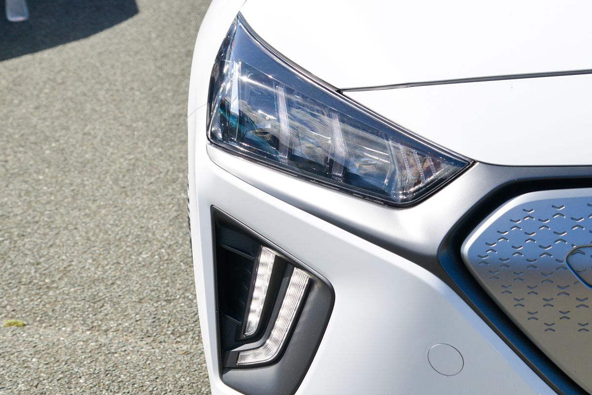 2021 Hyundai IONIQ Electric Premium AE.V4