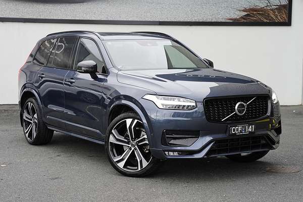 2022 Volvo XC90 B6 R-Design