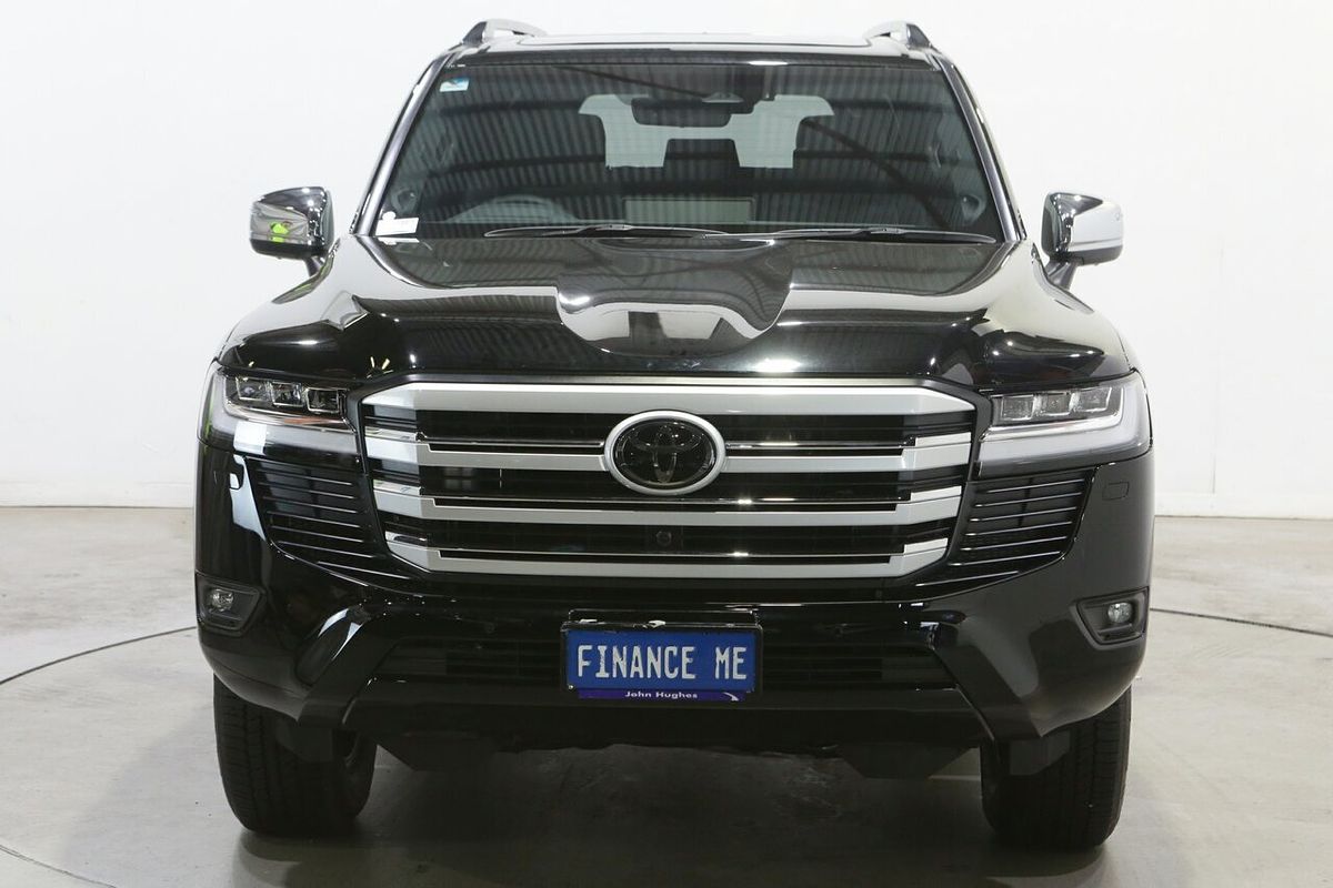 2025 Toyota Landcruiser Sahara FJA300R