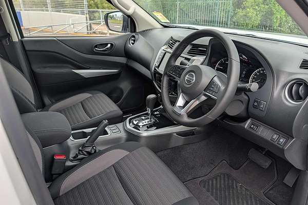 2025 Nissan Navara ST-X D23 4X4