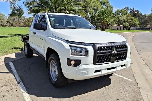 2025 Mitsubishi Triton GLX MV 4X4