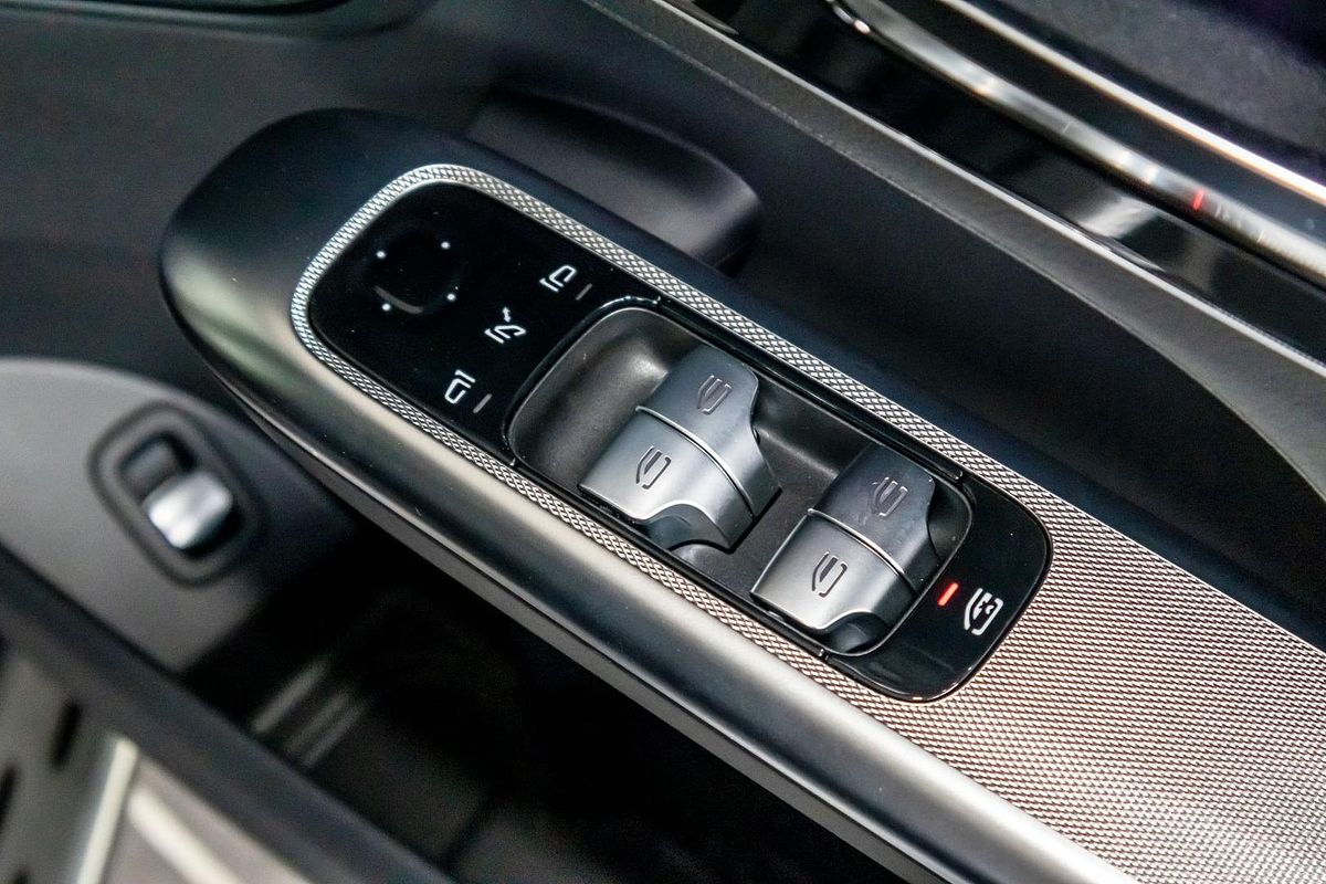 X254 806MY GLC200 WAG 9G 9sp 2 0T/17kW