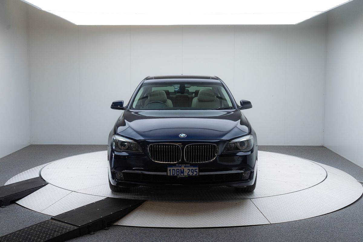 2009 BMW 7 Series 740i F01