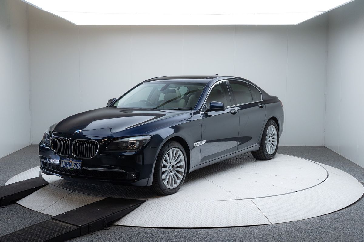 2009 BMW 7 Series 740i F01