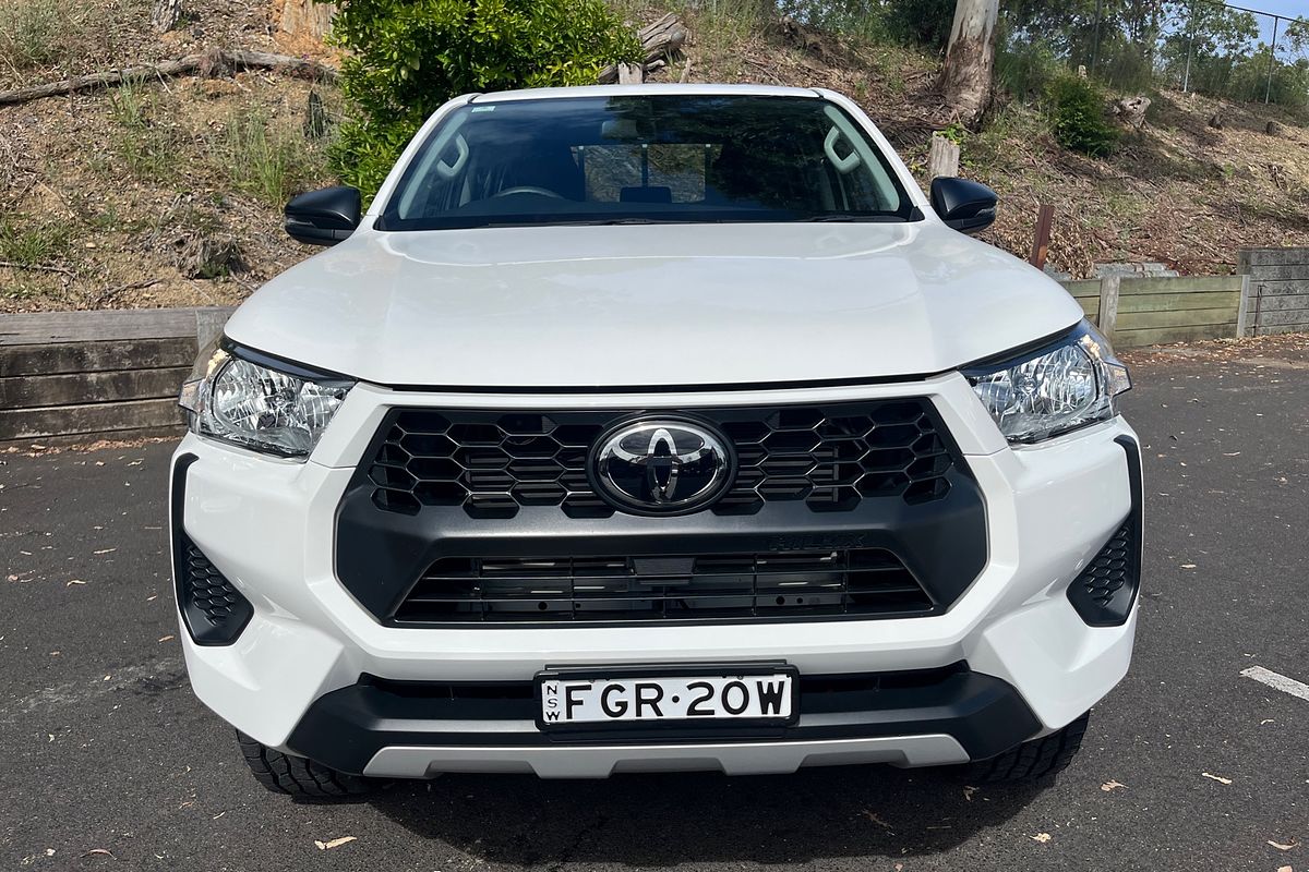 2024 Toyota Hilux SR GUN126R 4X4