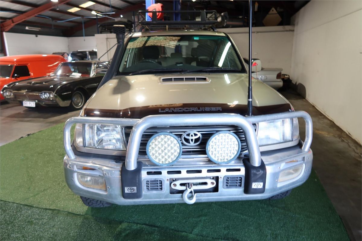 2003 Toyota Landcruiser GXL UZJ100R