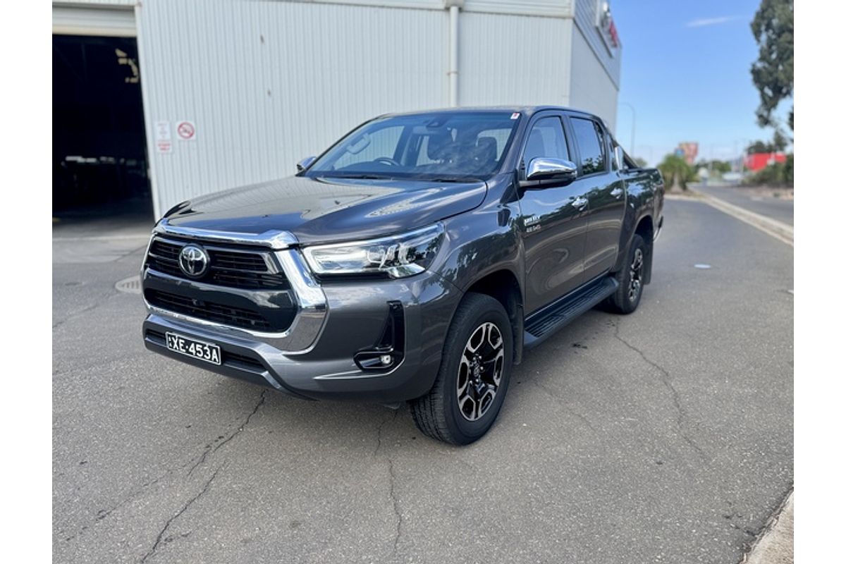 2023 Toyota Hilux SR5 GUN126R