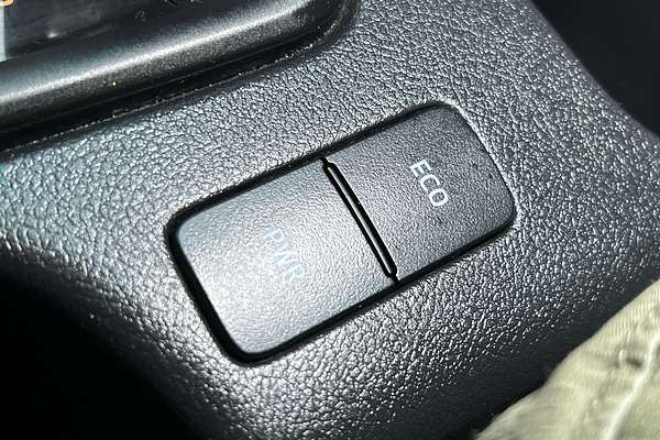 2022 Toyota Hilux SR GUN126R 4X4 thumb-15